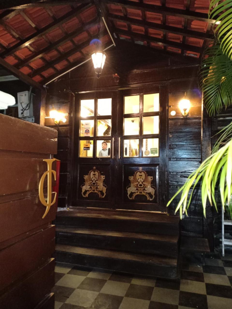 Jc Chalet Bombay Esterno foto